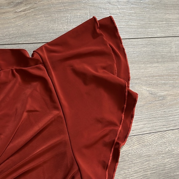 Swoop Neck, Burnt Orange/Brown Top. Fits like medium - Picture 7 of 9